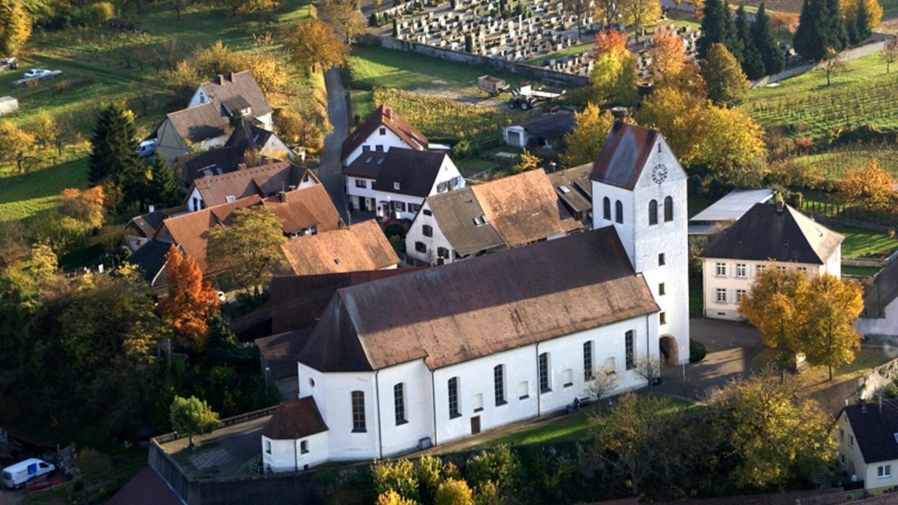 Weiter zu Kirche