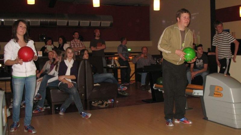 Weiter zu Bowling