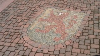 Eingelegtes Wappen im Bückleplatz